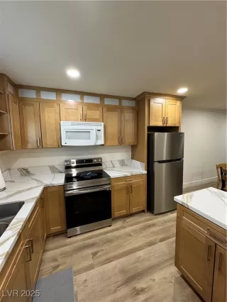 Photo #3: 2717669 Listing 