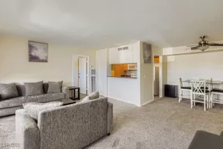 Photo #4: 2717678 Listing