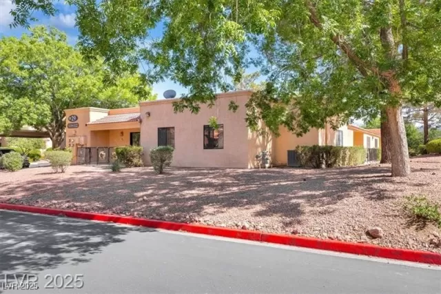 MLS: 2717698 Condo For Sale