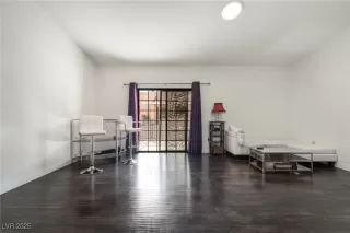 Photo #6: 2717698 Listing