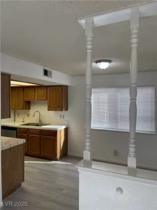 Photo #1: 2717699 Listing 