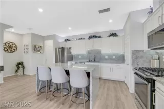 Photo #3: 2717706 Listing 