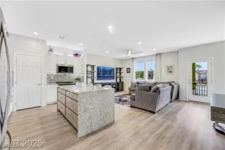 Photo #5: 2717706 Listing 