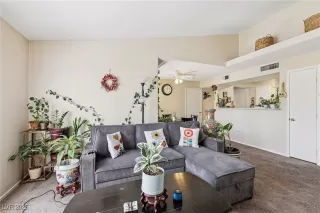 Photo #6: 2717737 Listing