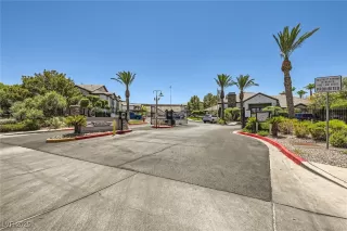 Photo #4: 2717759 Listing 