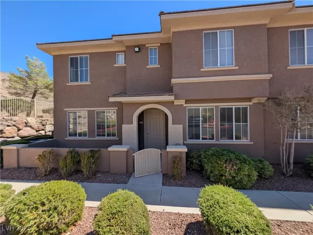 MLS: 2717767 Condo For Sale