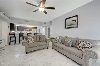 Photo #3: 2717775 Listing