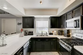 Photo #4: 2717775 Listing