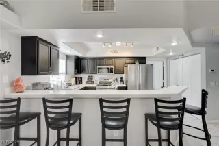 Photo #5: 2717775 Listing