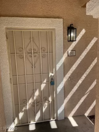 More Details about MLS # 2717797 : 830 CARNEGIE STREET 1811