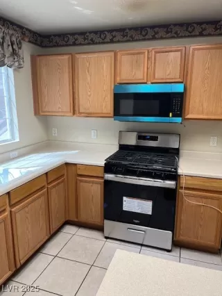 Photo #2: 2717797 Listing