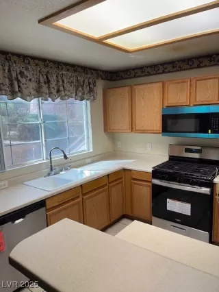 Photo #3: 2717797 Listing