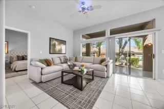 Photo #2: 2717802 Listing 