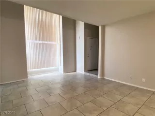 Photo #1: 2717810 Listing 