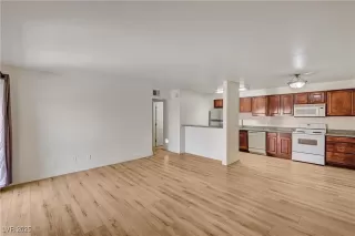 Photo #3: 2717815 Listing