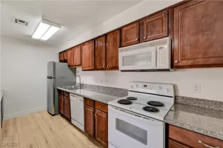 Photo #5: 2717815 Listing