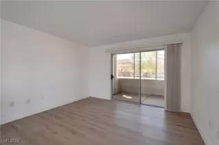 Photo #1: 2717817 Listing