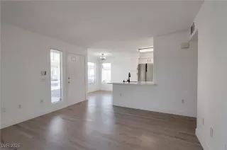 Photo #2: 2717817 Listing