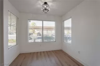 Photo #3: 2717817 Listing