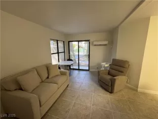 Photo #5: 2717825 Listing 