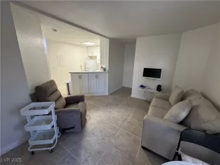 Photo #6: 2717825 Listing 