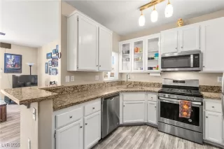 Photo #2: 2717834 Listing 