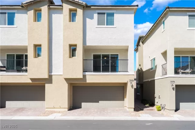 MLS: 2717835 Condo For Sale