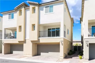 Photo #1: 2717835 Listing 