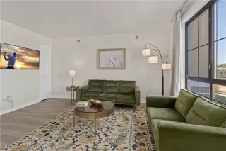 Photo #2: 2717836 Listing 