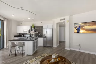 Photo #3: 2717836 Listing 