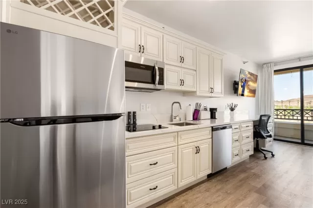 MLS: 2717838 Condo For Sale