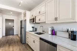 Photo #1: 2717838 Listing 