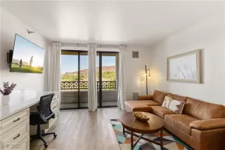 Photo #3: 2717838 Listing 