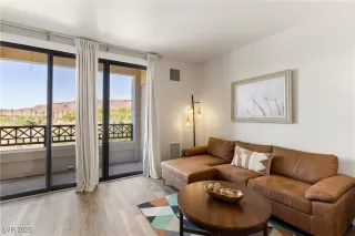 Photo #5: 2717838 Listing 