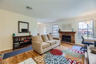 Photo #3: 2717842 Listing