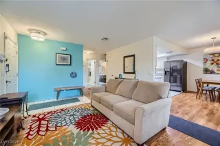 Photo #4: 2717842 Listing