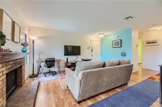 Photo #5: 2717842 Listing