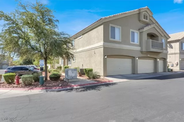 MLS: 2717843 Condo For Sale