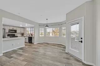 Photo #3: 2717854 Listing