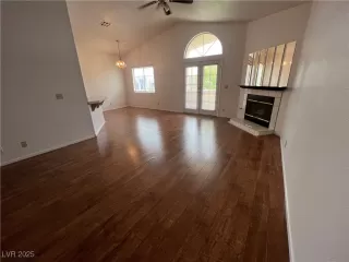 Photo #5: 2717856 Listing 