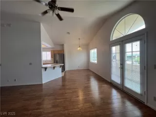 Photo #6: 2717856 Listing 