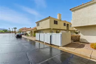 Photo #3: 2717873 Listing