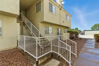 Photo #5: 2717873 Listing
