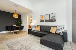 Photo #2: 2717892 Listing 