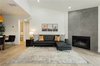 Photo #3: 2717892 Listing 