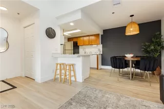 Photo #5: 2717892 Listing 