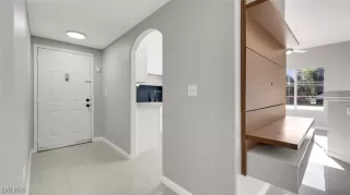 Photo #1: 2717894 Listing