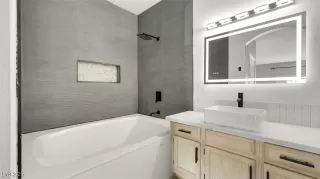 Photo #2: 2717894 Listing