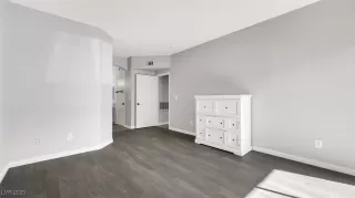 Photo #6: 2717894 Listing