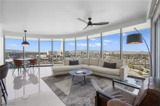 Photo #3: 2717908 Listing